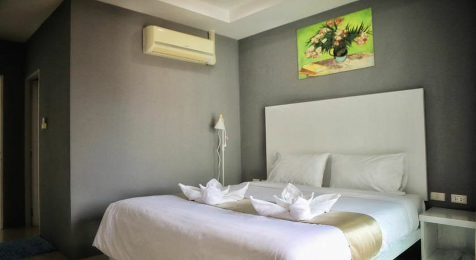Guan Chao Yin Hotel Patong Extérieur photo